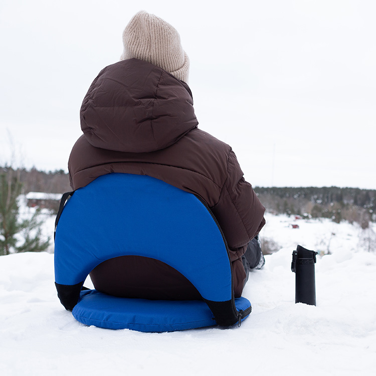 Kokoontaitettava tuoli pehmustetulla tyynyllä